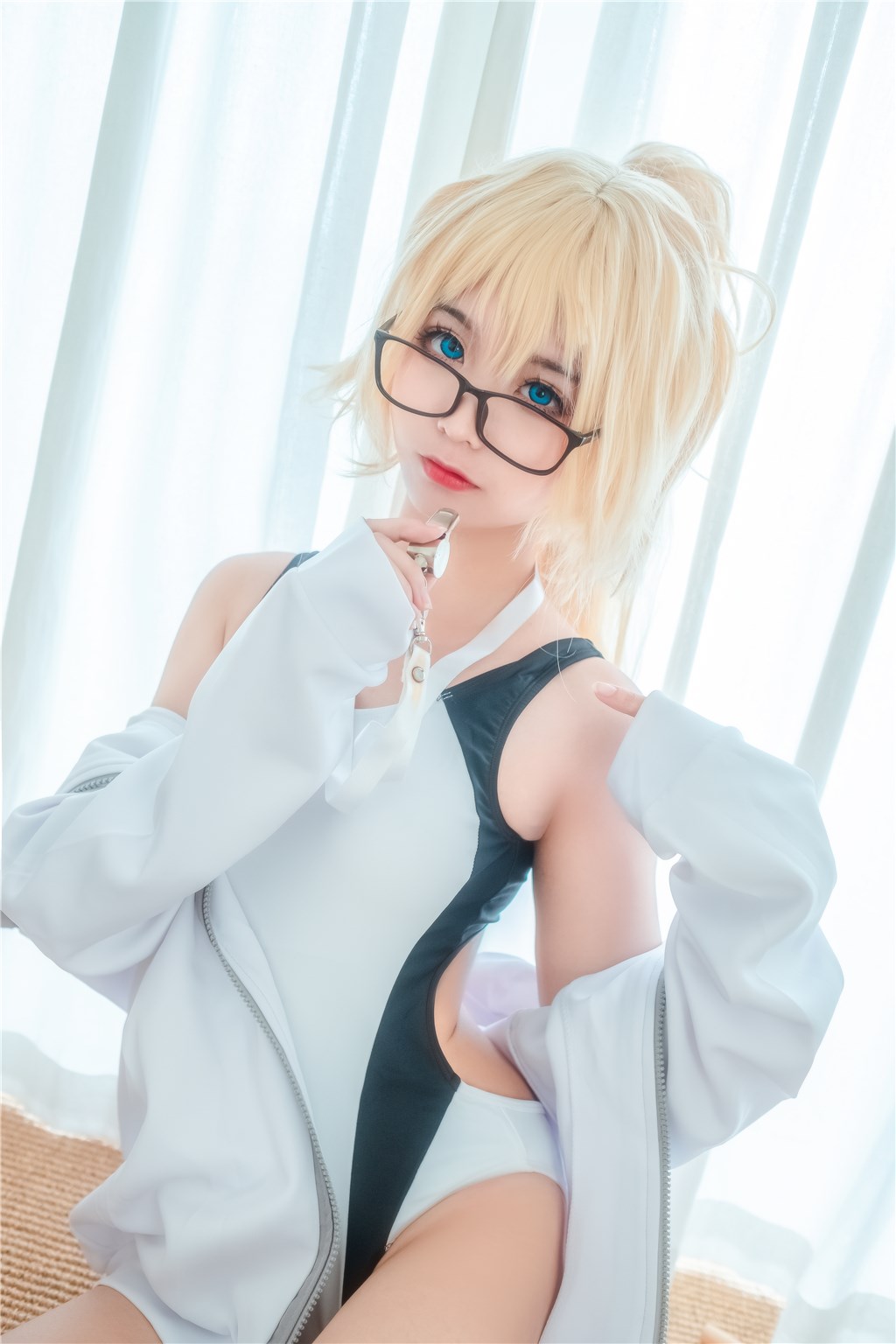 黑料网深夜独家揭秘：在霓虹闪烁中，那句悄然低语点燃了禁忌情愫的秘密轮廓