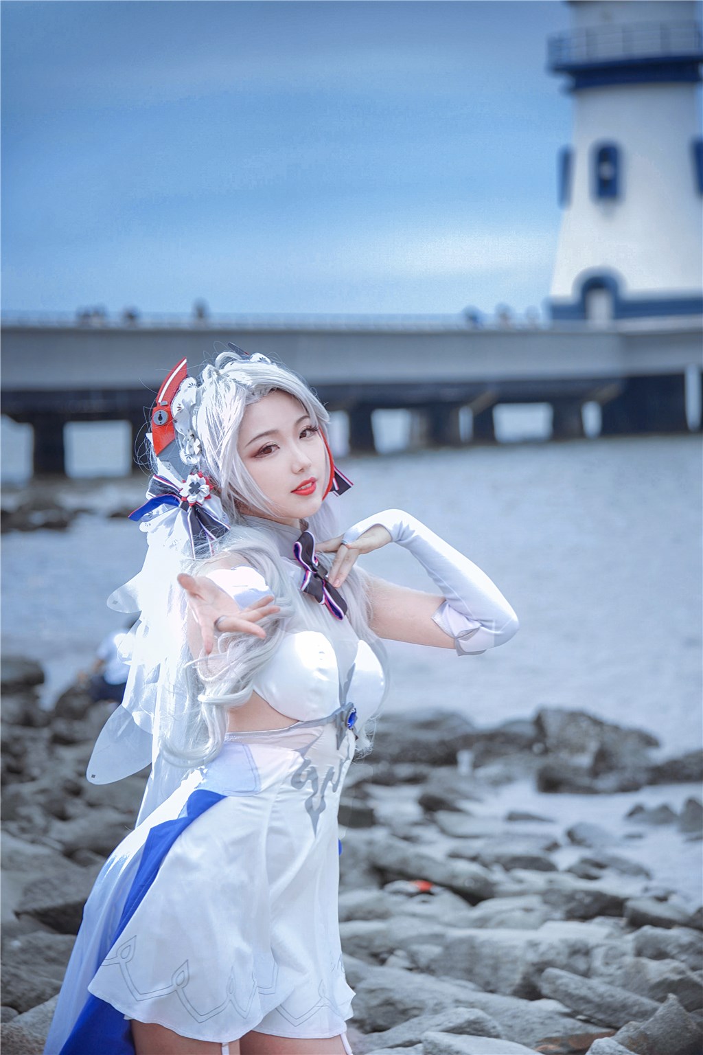 【麻豆app官网版】夜语情深：记录明星后台低语中流露出的柔情与禁忌的绝妙对话